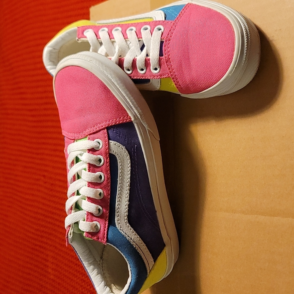 Youth Girl Van's
